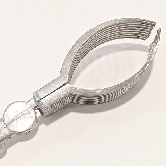 VINTAGE aluminium meat cutting tongs - Picture 11 of 16